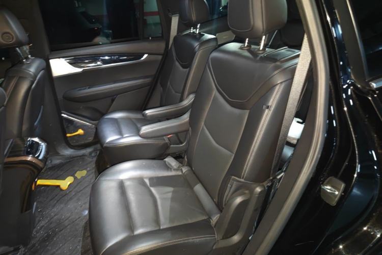 Used Cadillac XT6 2021 28T Six-Seater Four-Wheel-Drive Luxury Version Left Rear Seat