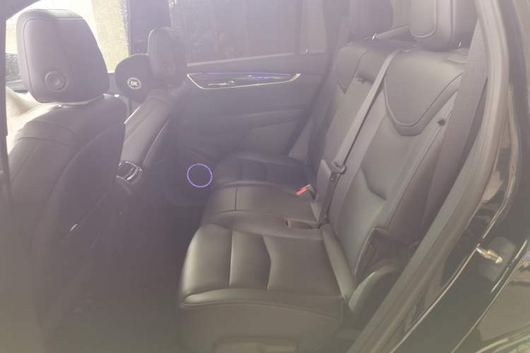 Used Cadillac XT6 2021 2.0T Seven-Seater Four-Wheel Drive Luxury Version Left Rear Seat