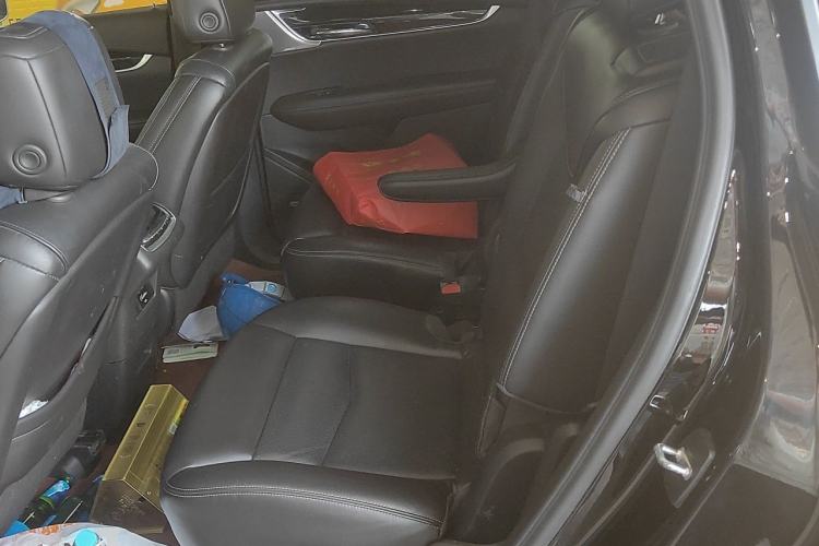 Used Cadillac XT6 2021 28T Six-Seater Four-Wheel-Drive Luxury Version Left Rear Seat