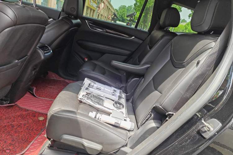 Used Cadillac XT6 2021 28T Six-Seater Luxury Version Left Rear Seat