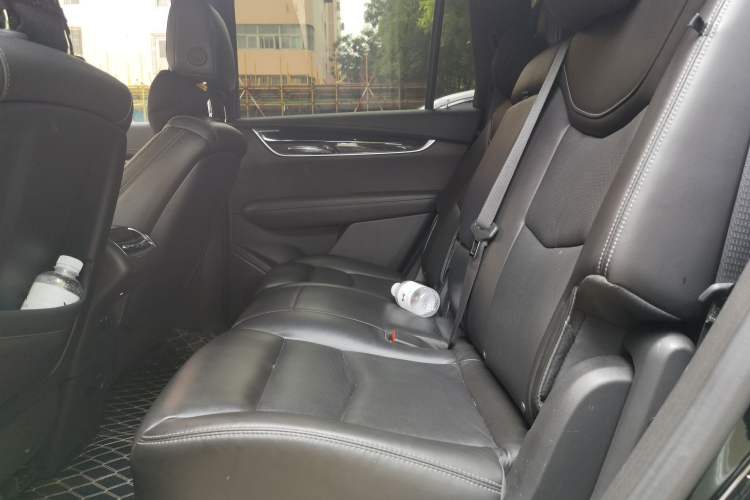 Used Cadillac XT6 2021 2.0T 7-Seater Four-Wheel Drive Luxury Version Left Rear Seat