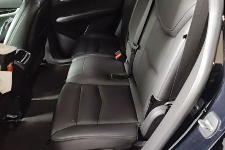 Used Cadillac XT6 2021 2.0T 7-Seater Two-Wheel-Drive Luxury Version Left Rear Seat