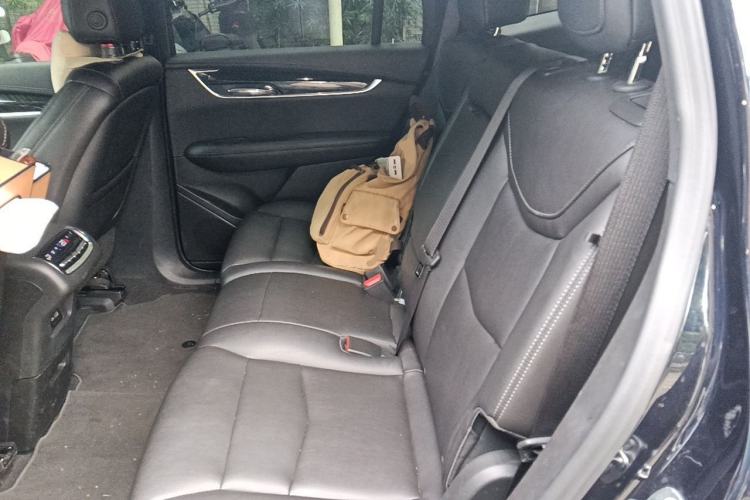 Used Cadillac XT6 2021 2.0T 7-Seater Two-Wheel-Drive Luxury Version Left Rear Seat
