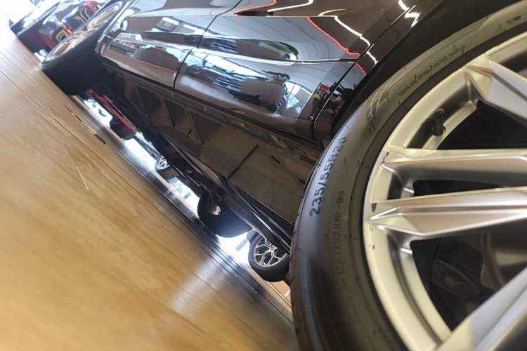 Used Cadillac XT6 2021 2.0T Six-Seater Four-Wheel-Drive Luxury Version Left Side Sill