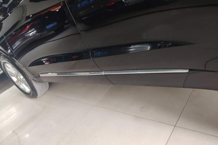 Used Cadillac XT6 2021 28T Six-Seater Fashion Edition Left Side Sill