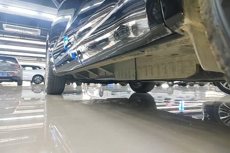 Used Cadillac XT6 2021 2.0T Six-Seater Four-Wheel-Drive Luxury Version Left Side Sill