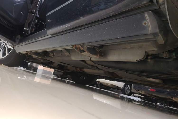 Used Cadillac XT6 2021 2.0T Six-Seater Four-Wheel-Drive Prestige Version Left Side Sill