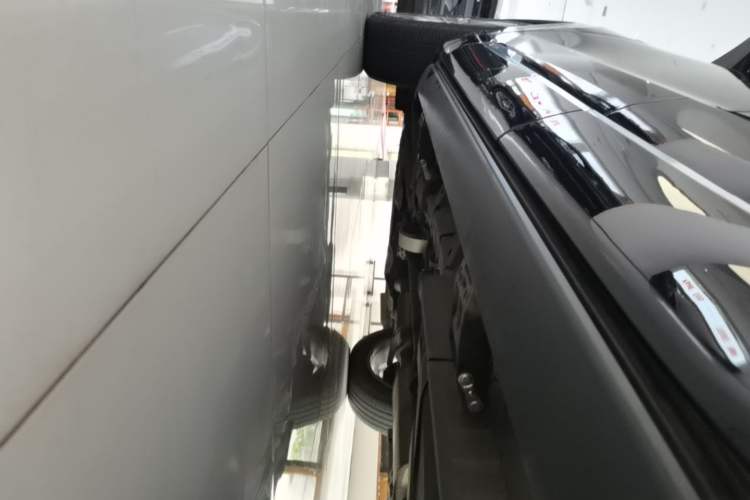 Used Cadillac XT6 2021 28T Six-Seater Four-Wheel-Drive Luxury Version Left Side Sill