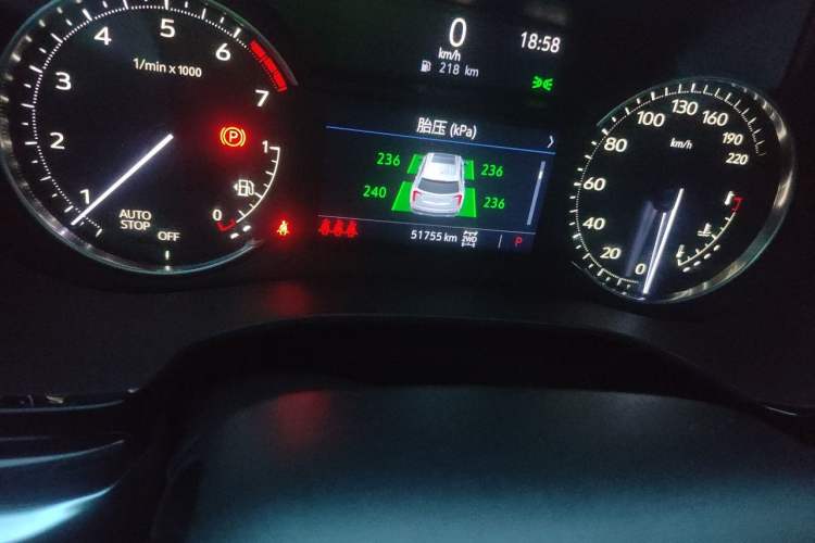 Used Cadillac XT6 2021 2.0T 7-Seater Four-Wheel Drive Luxury Version Odometer Close Up