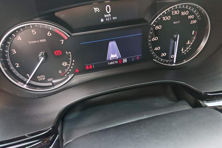 Used Cadillac XT6 2021 2.0T Six-Seater Four-Wheel-Drive Prestige Version Odometer Close Up