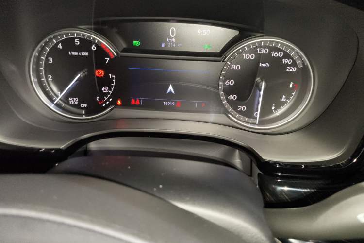 Used Cadillac XT6 2021 2.0T 6-Seater Two-Wheel Drive Luxury Version Odometer Close Up