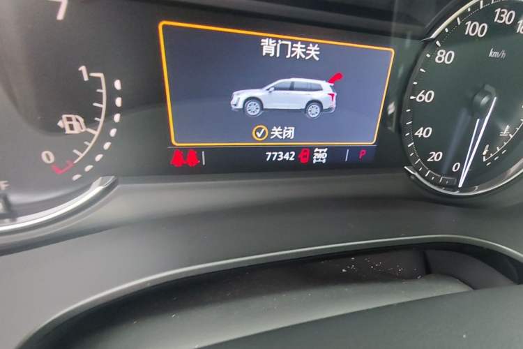 Used Cadillac XT6 2021 28T Six-Seater Four-Wheel-Drive Luxury Version Odometer Close Up