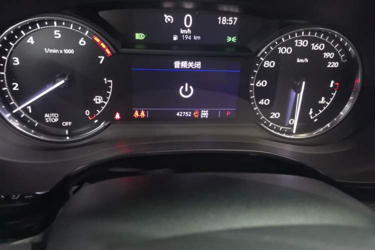 Used Cadillac XT6 2021 2.0T Six-Seater Four-Wheel-Drive Luxury Version Odometer Close Up