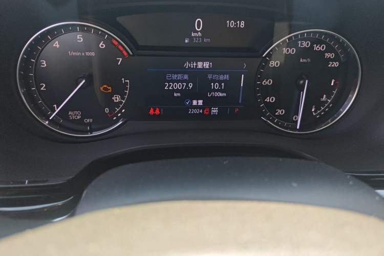 Used Cadillac XT6 2021 28T Six-Seater Four-Wheel-Drive Luxury Version Odometer Close Up