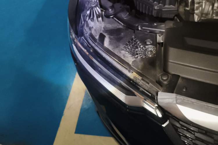 Used Cadillac XT6 2021 28T Six-Seater Four-Wheel-Drive Luxury Version Right Front Headlight