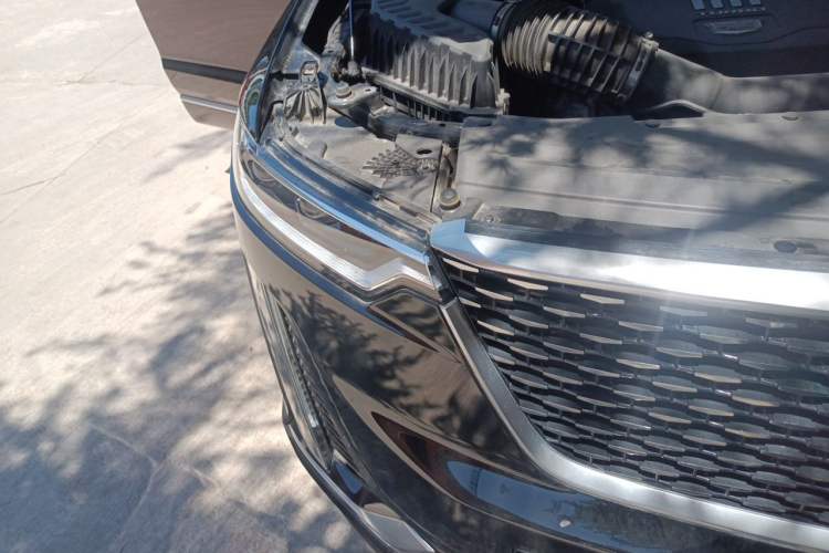 Used Cadillac XT6 2021 2.0T Six-Seater Four-Wheel-Drive Platinum Edition Right Front Headlight