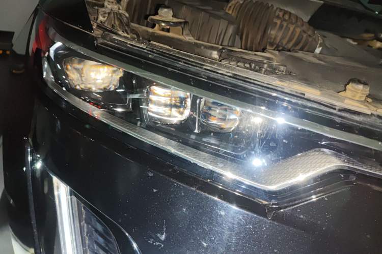 Used Cadillac XT6 2021 28T 7-Seater Four-Wheel Drive Luxury Version Right Front Headlight