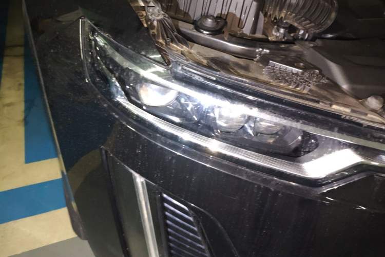 Used Cadillac XT6 2021 28T Six-Seater Four-Wheel-Drive Luxury Version Right Front Headlight