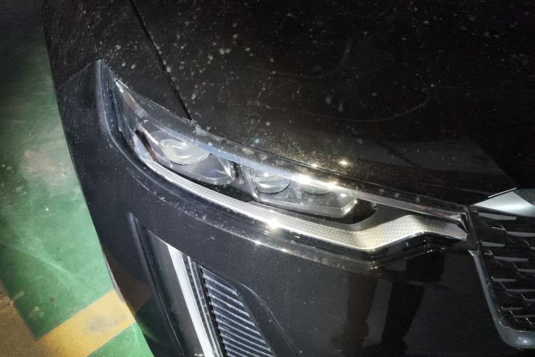 Used Cadillac XT6 2021 2.0T 6-Seater Two-Wheel Drive Luxury Version Right Front Headlight