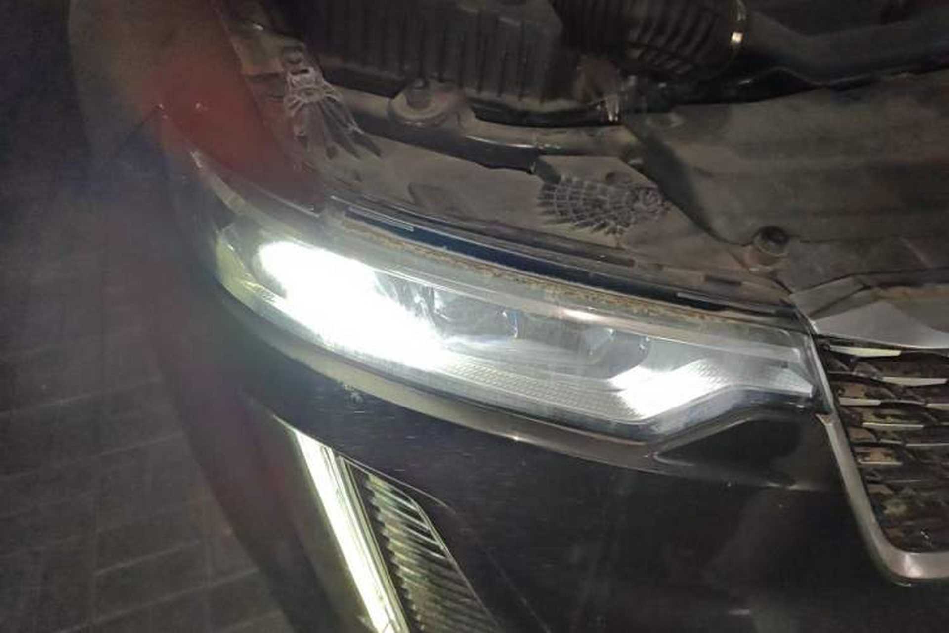 Used Cadillac XT6 2021 2.0T Six-Seater Four-Wheel-Drive Luxury Version Right Front Headlight