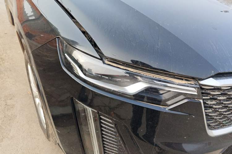 Used Cadillac XT6 2021 28T 7-Seater Four-Wheel Drive Luxury Version Right Front Headlight