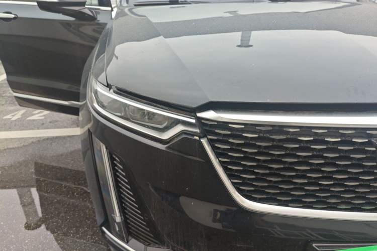 Used Cadillac XT6 2021 2.0T 7-Seater Two-Wheel-Drive Luxury Version Right Front Headlight