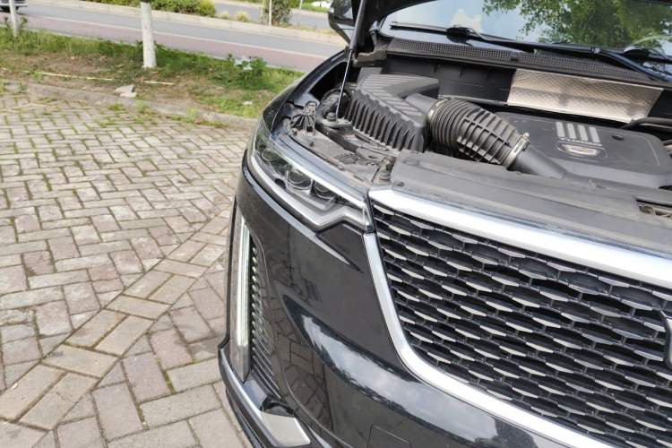 Used Cadillac XT6 2021 2.0T Six-Seater Four-Wheel-Drive Luxury Version Right Front Headlight
