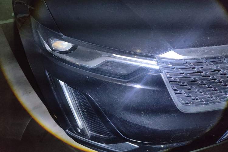 Used Cadillac XT6 2021 2.0T Seven-Seater Four-Wheel Drive Luxury Version Right Front Headlight