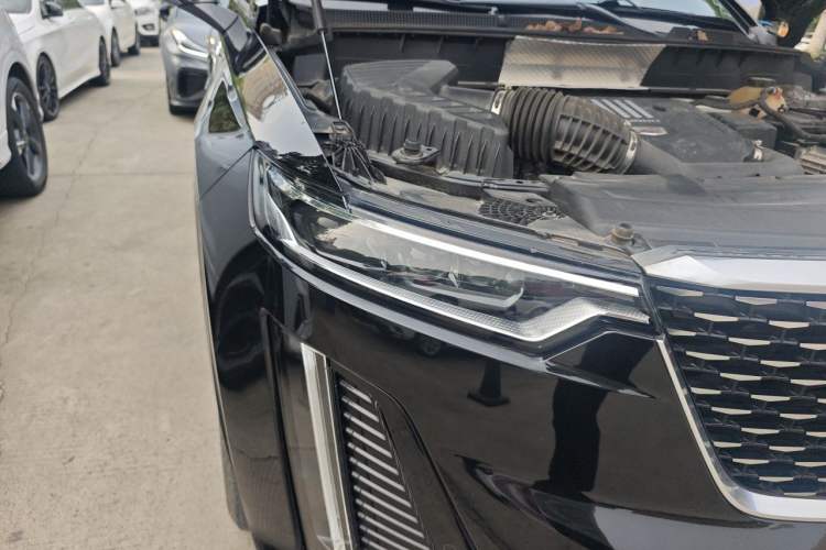 Used Cadillac XT6 2021 28T Six-Seater Four-Wheel-Drive Luxury Version Right Front Headlight