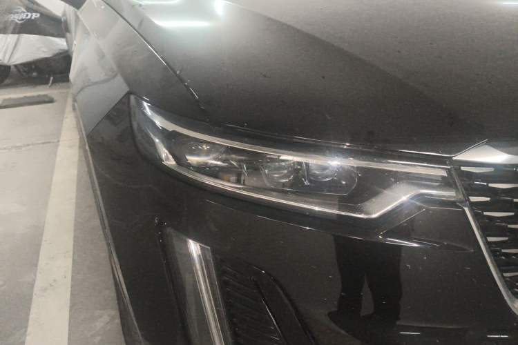 Used Cadillac XT6 2021 28T 7-Seater Four-Wheel Drive Luxury Version Right Front Headlight