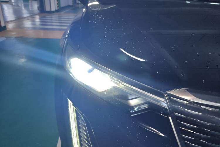 Used Cadillac XT6 2021 28T Six-Seater Fashion Edition Right Front Headlight