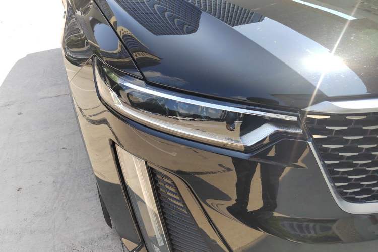 Used Cadillac XT6 2021 28T 7-Seater Four-Wheel Drive Luxury Version Right Front Headlight