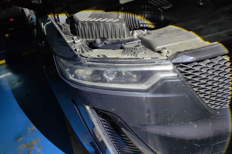 Used Cadillac XT6 2021 2.0T 7-Seater Two-Wheel-Drive Luxury Version Right Front Headlight