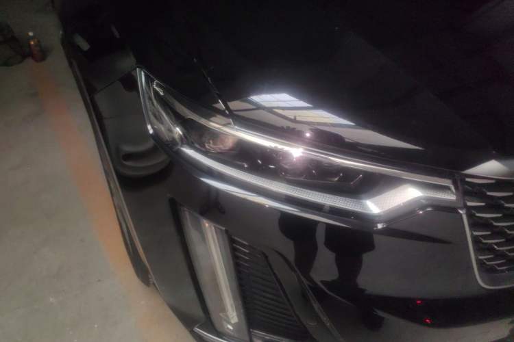 Used Cadillac XT6 2021 2.0T Six-Seater Four-Wheel-Drive Luxury Version Right Front Headlight