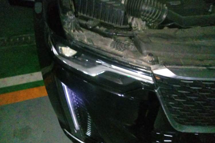 Used Cadillac XT6 2021 2.0T Seven-Seater Four-Wheel Drive Luxury Version Right Front Headlight