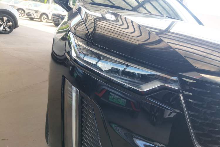 Used Cadillac XT6 2021 2.0T 6-Seater Two-Wheel Drive Luxury Version Right Front Headlight