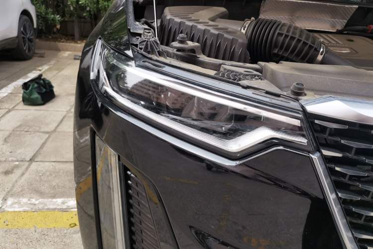 Used Cadillac XT6 2021 2.0T 7-Seater Four-Wheel Drive Luxury Version Right Front Headlight