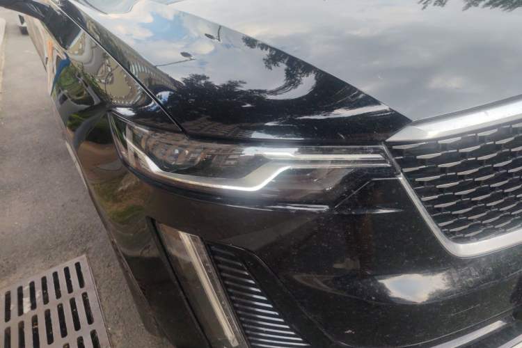 Used Cadillac XT6 2021 28T 7-Seater Four-Wheel Drive Luxury Version Right Front Headlight