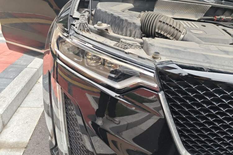 Used Cadillac XT6 2021 Revised Version 2.0T 6-Seater Four-Wheel Drive Premium Edition Right Front Headlight