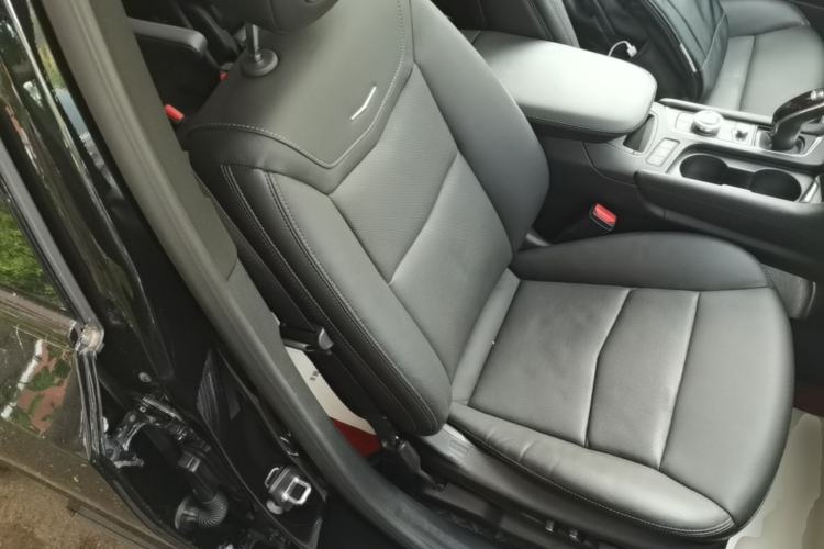 Used Cadillac XT6 2021 Revised Version 2.0T 6-Seater Four-Wheel Drive Premium Edition Right Front Seat