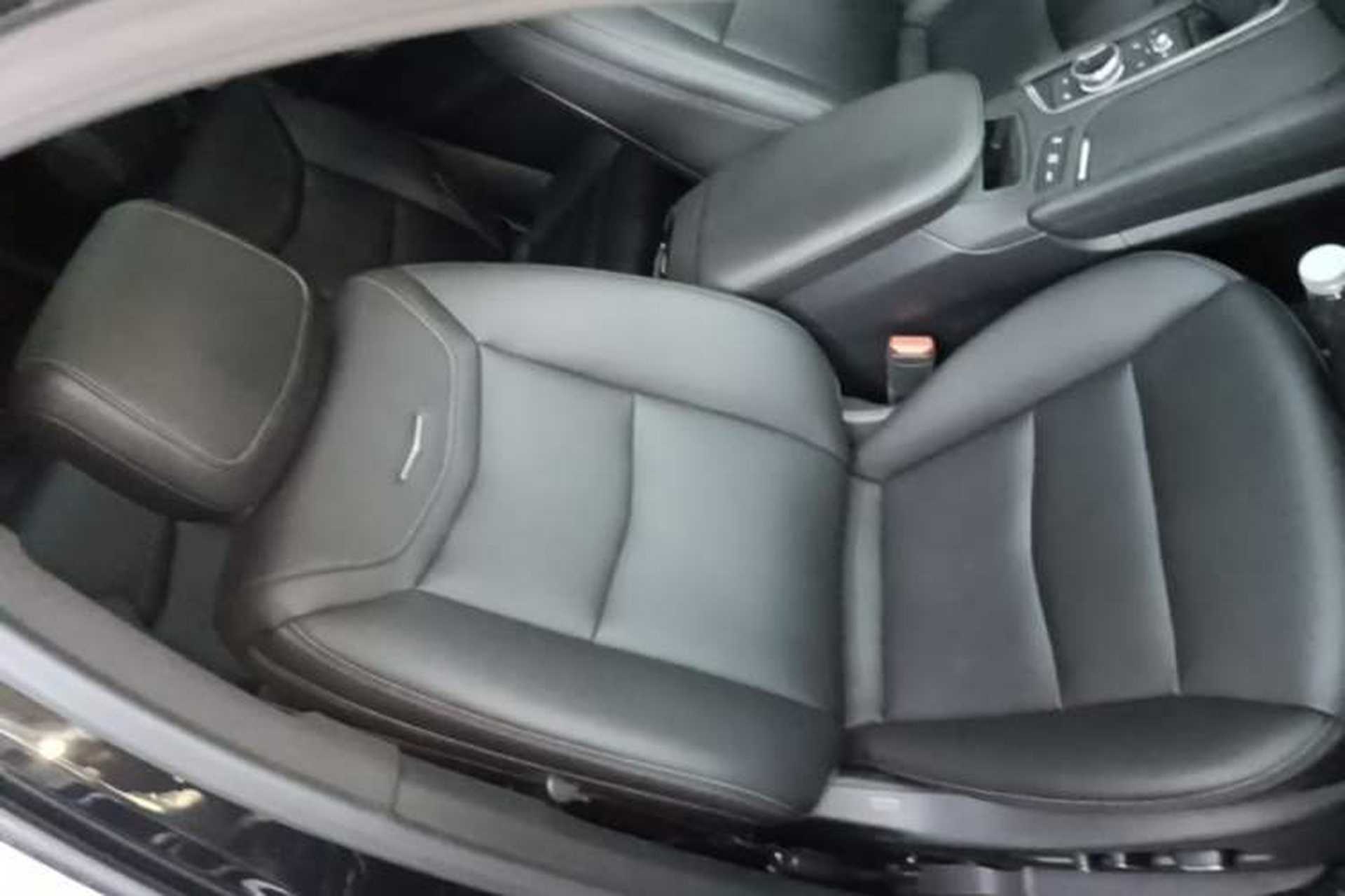 Used Cadillac XT6 2021 2.0T 6-Seater Two-Wheel Drive Luxury Version Right Front Seat