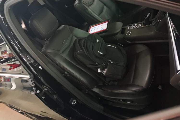 Used Cadillac XT6 2021 28T Six-Seater Four-Wheel-Drive Luxury Version Right Front Seat