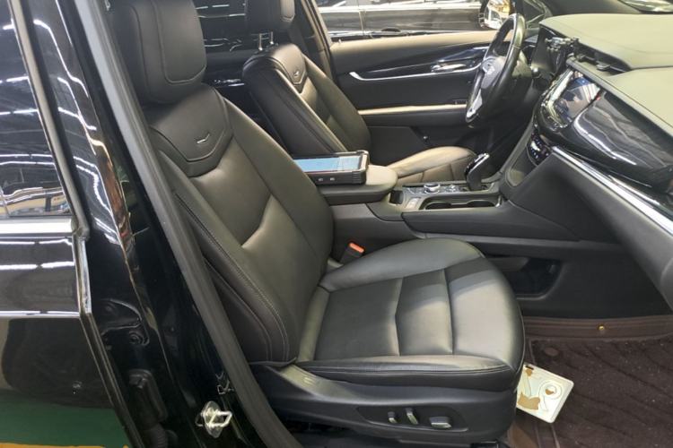 Used Cadillac XT6 2021 28T Six-Seater Luxury Version Right Front Seat