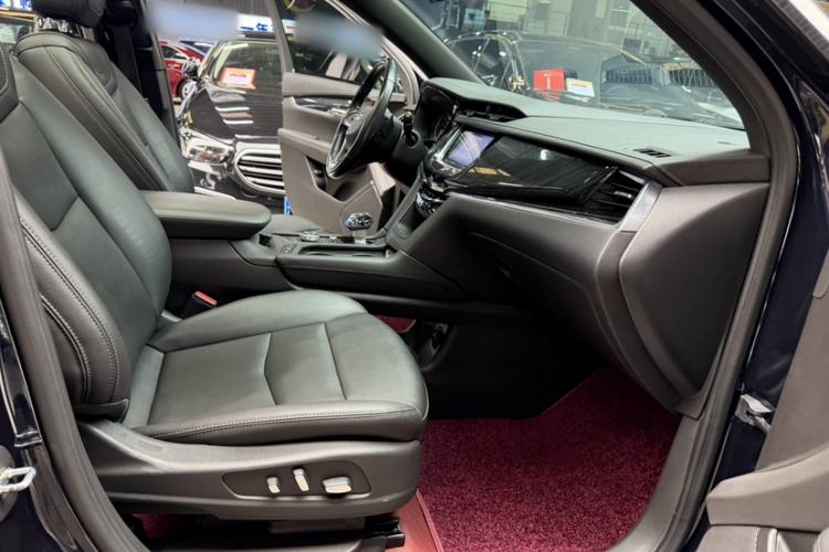 Used Cadillac XT6 2021 2.0T 6-Seater Two-Wheel Drive Luxury Version Right Front Seat