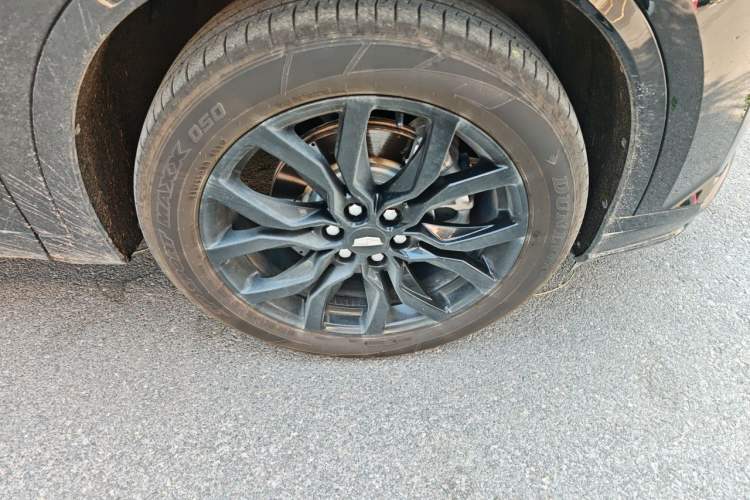 Used Cadillac XT6 2021 2.0T Six-Seater Four-Wheel-Drive Prestige Version Right Front Wheel Hub