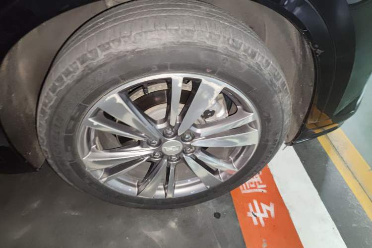 Used Cadillac XT6 2021 28T 7-Seater Four-Wheel Drive Luxury Version Right Front Wheel Hub