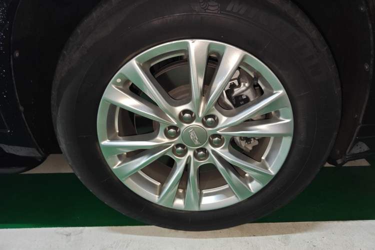 Used Cadillac XT6 2021 28T Six-Seater Fashion Edition Right Front Wheel Hub