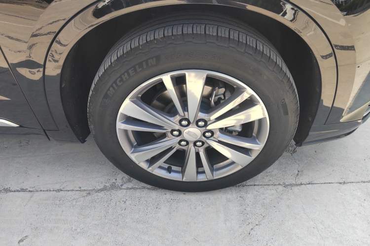 Used Cadillac XT6 2021 28T 7-Seater Four-Wheel Drive Luxury Version Right Front Wheel Hub