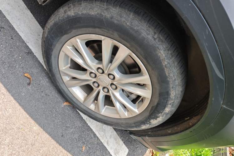 Used Cadillac XT6 2021 28T Seven-Seater Fashion Edition Right Front Wheel Hub
