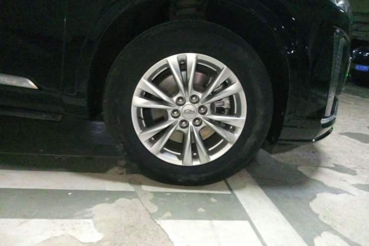 Used Cadillac XT6 2021 2.0T Seven-Seater Four-Wheel Drive Luxury Version Right Front Wheel Hub